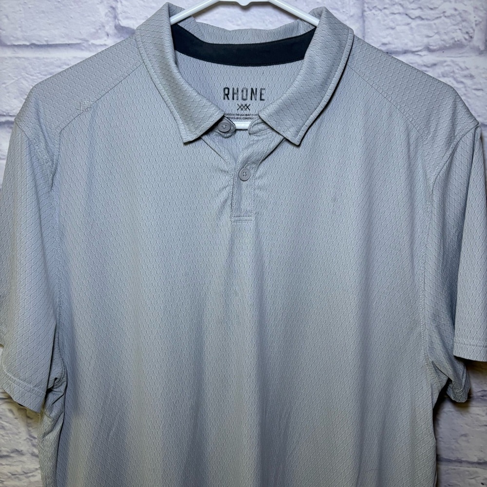 Rhone Fine Italian Fabric Polo Mens  XL Golf Polo Athletic Performance Wear